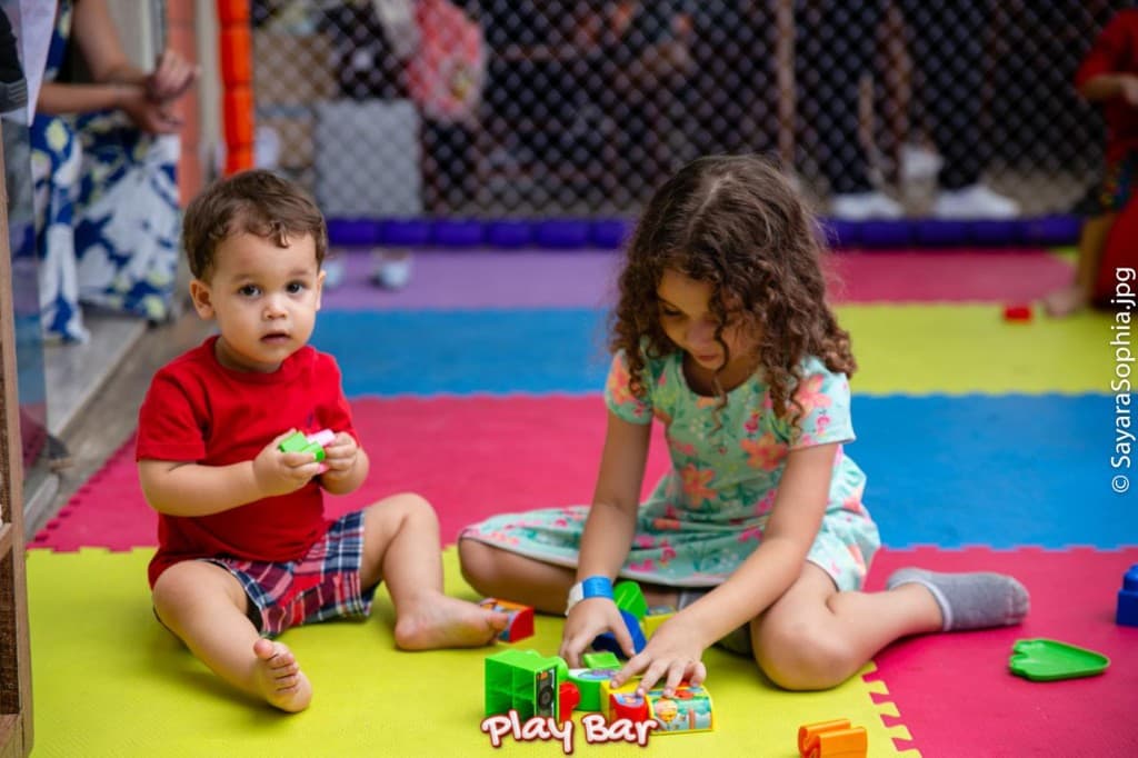 Tapete criativo do espaço baby